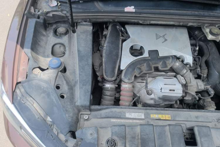 Used DS 6 2014 1.6T Luxury Edition THP160 Engine Bay Right