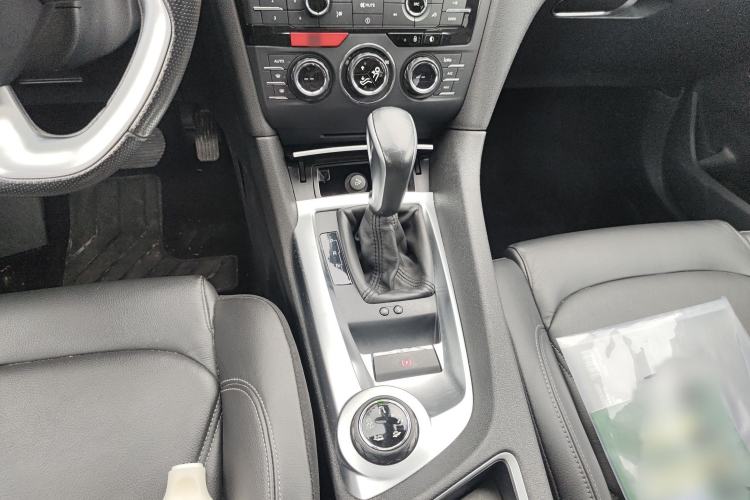 Used DS 6 2014 1.6T Luxury Edition THP160 Gear Lever