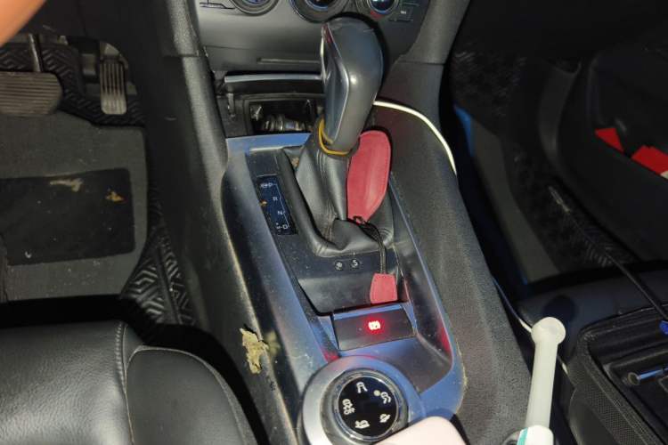 Used DS 6 2014 1.6T Luxury Edition THP160 Gear Lever