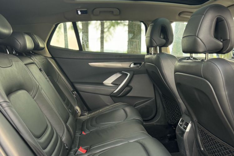 Used DS 6 2014 1.6T Luxury Edition THP160 Interior 2
