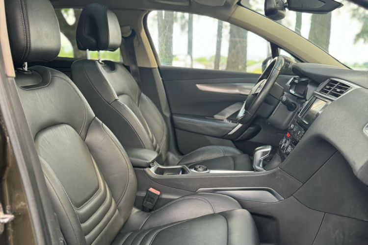 Used DS 6 2014 1.6T Luxury Edition THP160 Interior 5