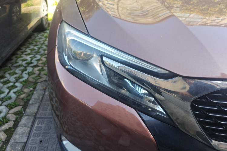 Used DS 6 2014 1.6T Luxury Edition THP160 Right Front Headlight