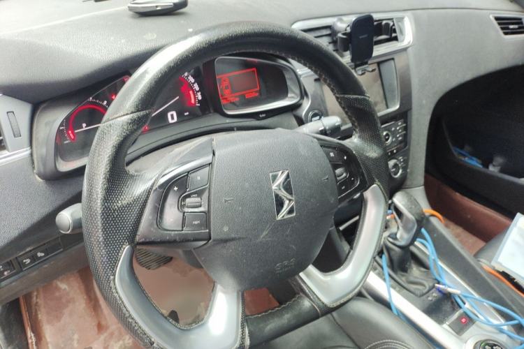 Used DS 6 2014 1.6T Luxury Edition THP160 Steering Wheel