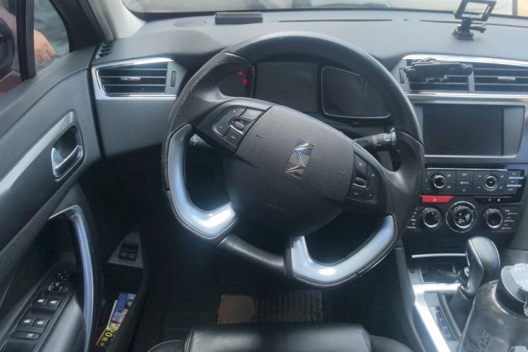 Used DS 6 2014 1.6T Luxury Edition THP160 Steering Wheel