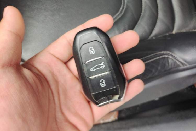 Used DS 6 2014 1.6T Luxury Edition THP160 Vehicle Key
