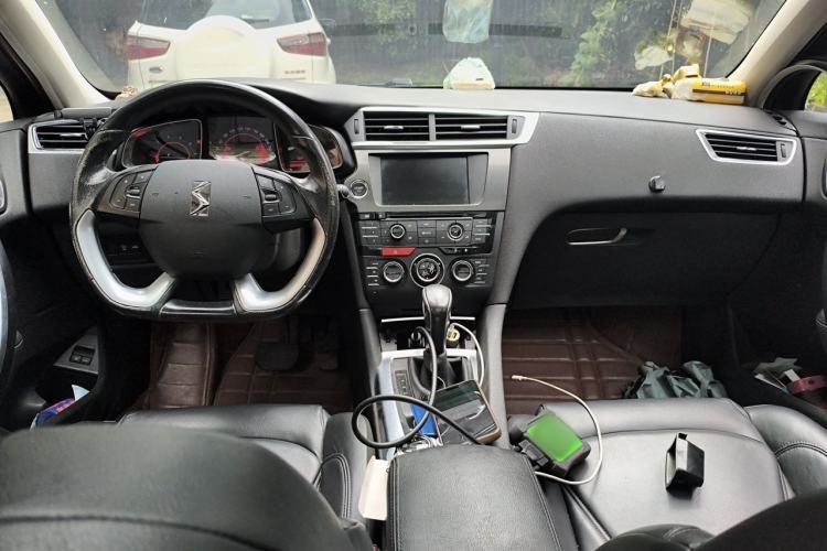 Used DS 6 2014 1.6T Luxury Edition THP160 Center Console