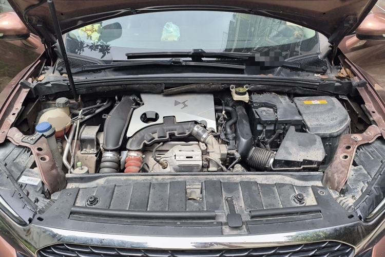 Used DS 6 2014 1.6T Luxury Edition THP160 Engine Bay