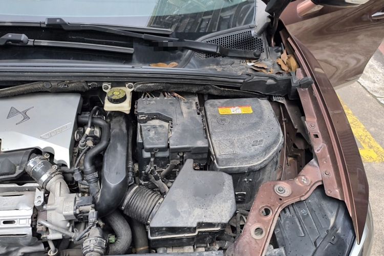 Used DS 6 2014 1.6T Luxury Edition THP160 Engine Bay Left