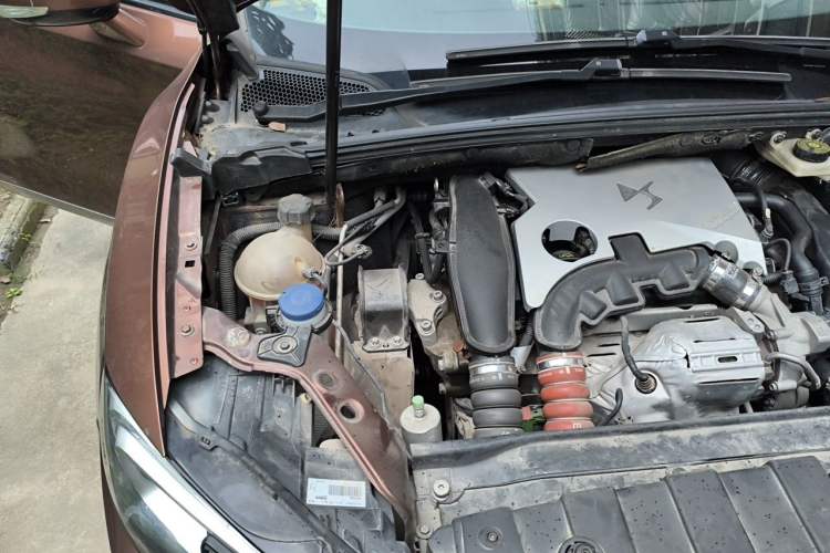 Used DS 6 2014 1.6T Luxury Edition THP160 Engine Bay Right