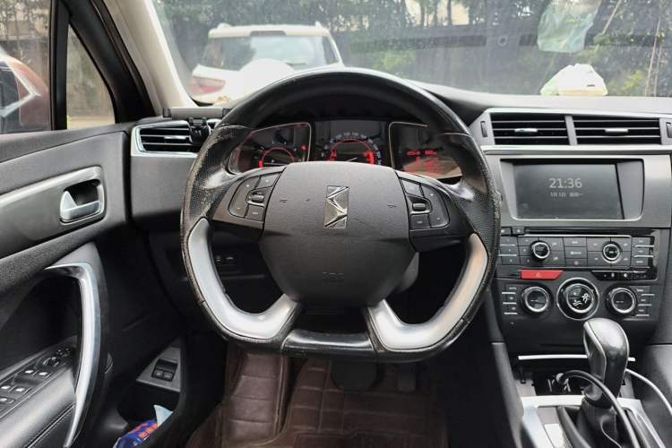 Used DS 6 2014 1.6T Luxury Edition THP160 Steering Wheel