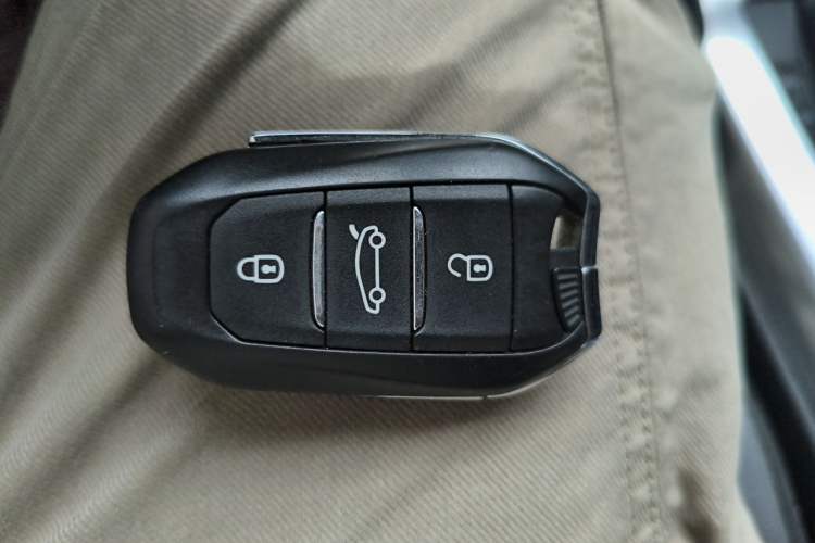 Used DS 6 2014 1.6T Luxury Edition THP160 Vehicle Key