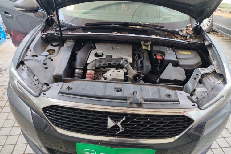 Used DS 6 2014 1.6T Elegant Version THP160 Engine Bay