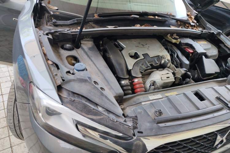 Used DS 6 2014 1.6T Elegant Version THP160 Engine Bay Right