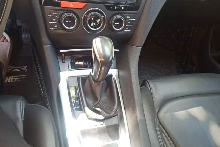 Used DS 6 2014 1.6T Luxury Edition THP160 Gear Lever