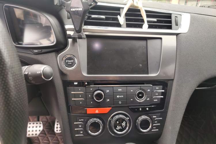 Used DS 6 2014 1.6T Luxury Edition THP200 Audio And AC Panel