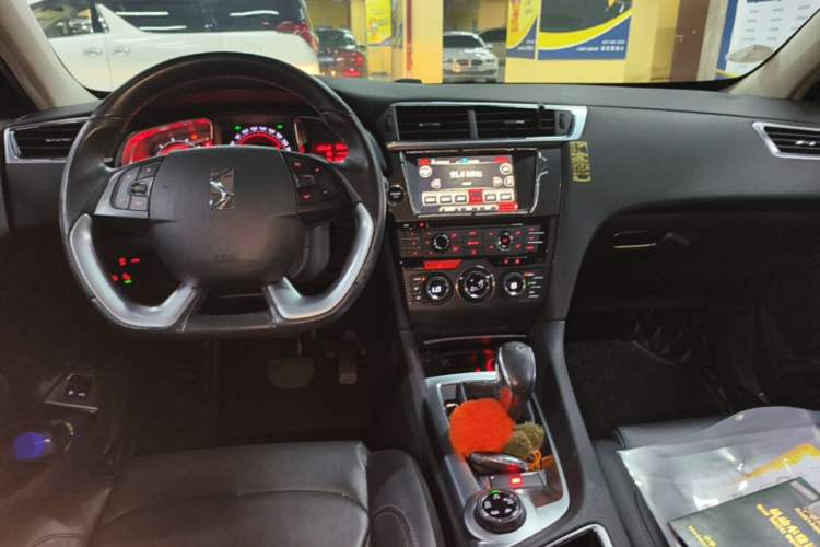Used DS 6 2014 1.6T Luxury Edition THP160 Center Console
