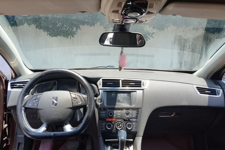 Used DS 6 2014 1.6T Luxury Edition THP160 Center Console