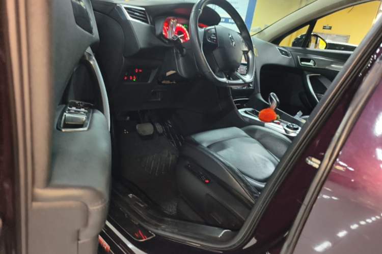 Used DS 6 2014 1.6T Luxury Edition THP160 Driver Seat