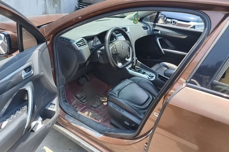Used DS 6 2014 1.6T Luxury Edition THP160 Driver Seat