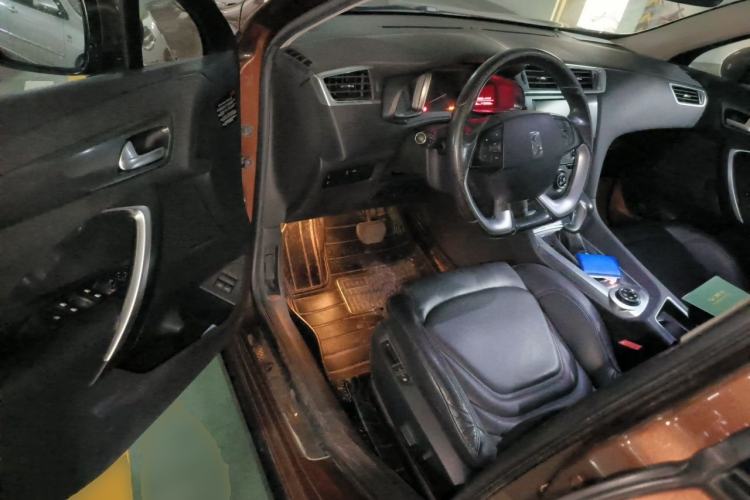 Used DS 6 2014 1.6T Luxury Edition THP160 Driver Seat