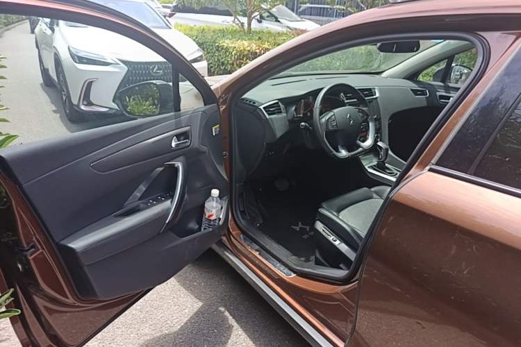 Used DS 6 2014 1.6T Luxury Edition THP160 Driver Seat