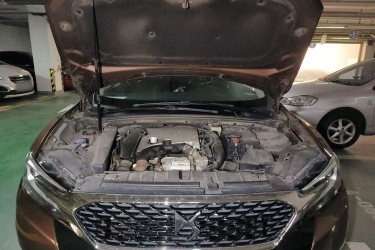 Used DS 6 2014 1.6T Luxury Edition THP160 Engine Bay