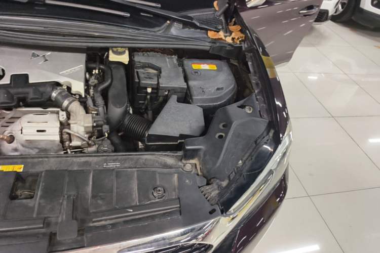Used DS 6 2014 1.6T Luxury Edition THP160 Engine Bay Left