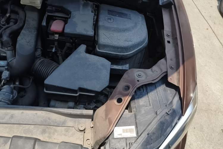 Used DS 6 2014 1.6T Luxury Edition THP160 Engine Bay Left