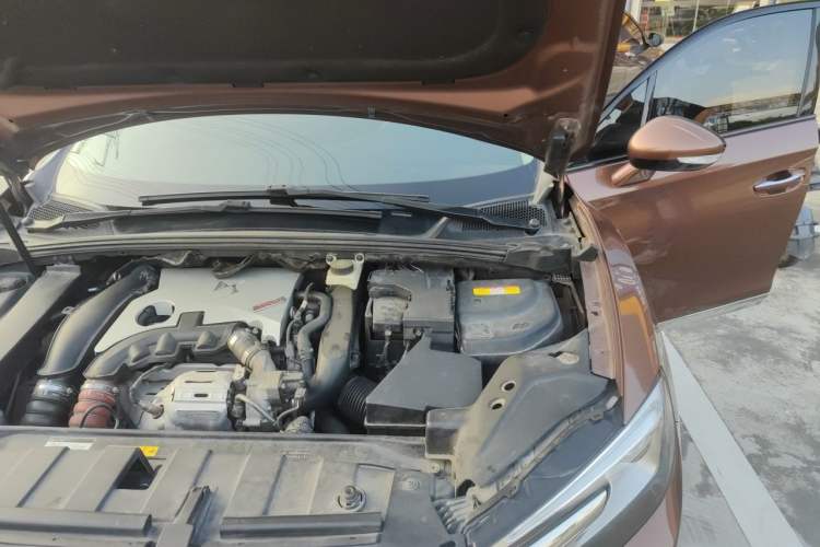Used DS 6 2014 1.6T Luxury Edition THP160 Engine Bay Left