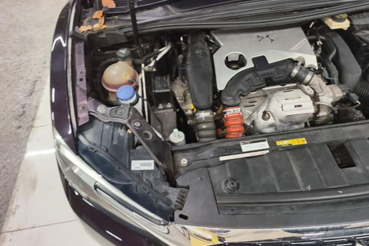Used DS 6 2014 1.6T Luxury Edition THP160 Engine Bay Right