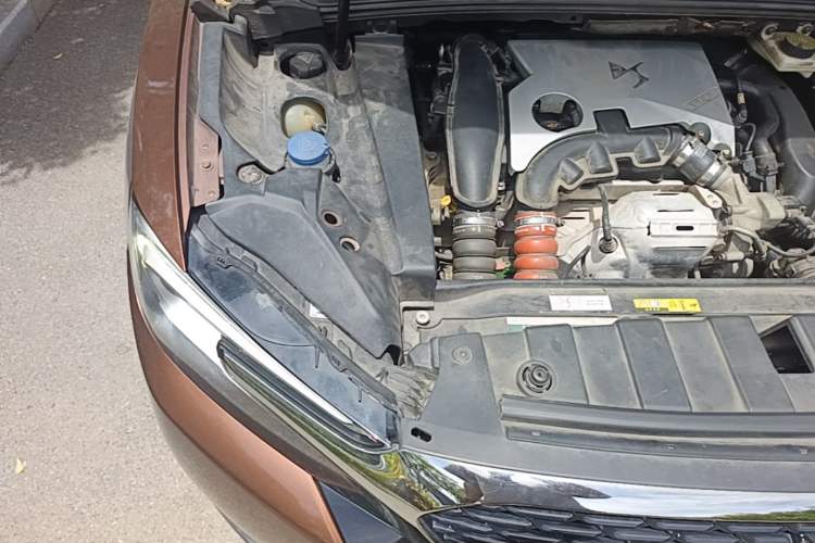 Used DS 6 2014 1.6T Luxury Edition THP160 Engine Bay Right