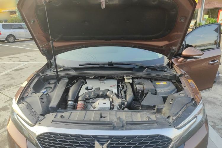 Used DS 6 2014 1.6T Luxury Edition THP160 Engine Bay