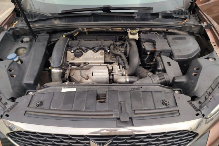 Used DS 6 2014 1.6T Luxury Edition THP200 Engine Bay