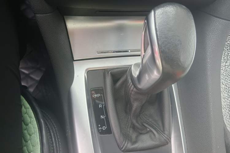 Used DS 6 2014 1.6T Elegant Version THP160 Gear Lever