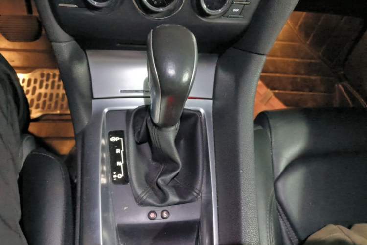Used DS 6 2014 1.6T Luxury Edition THP160 Gear Lever