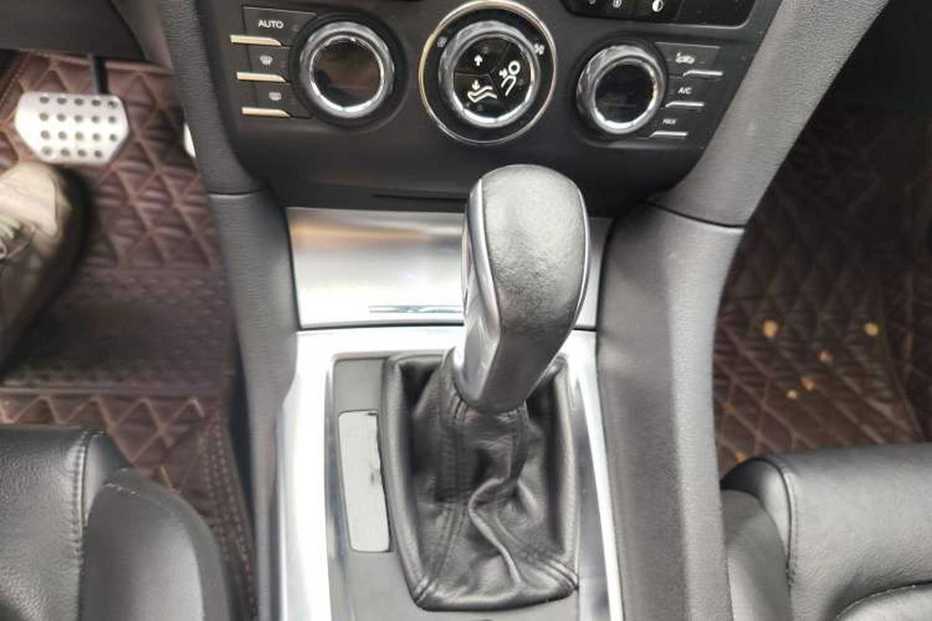 Used DS 6 2014 1.6T Luxury Edition THP200 Gear Lever