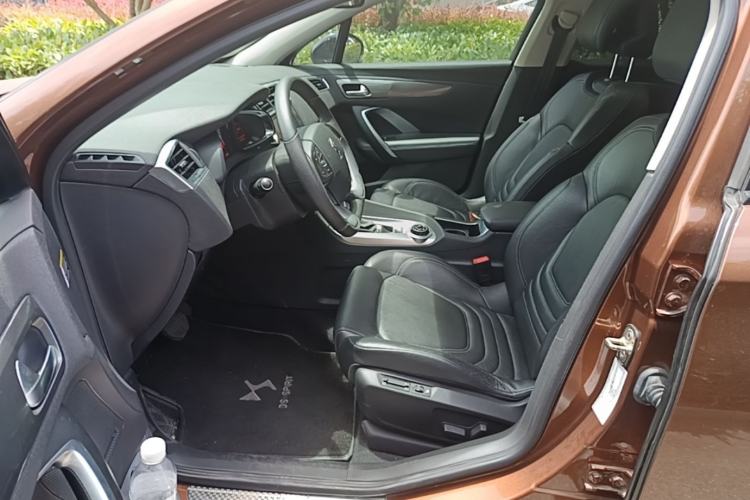 Used DS 6 2014 1.6T Luxury Edition THP160 Left Front Seat