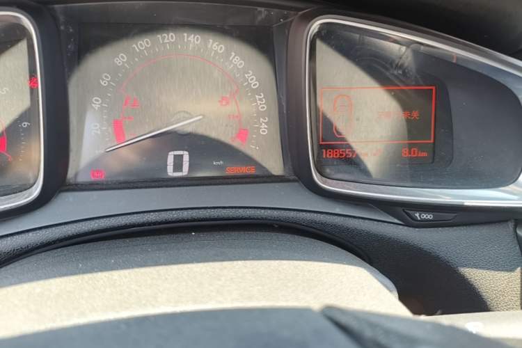 Used DS 6 2014 1.6T Luxury Edition THP160 Odometer Close Up