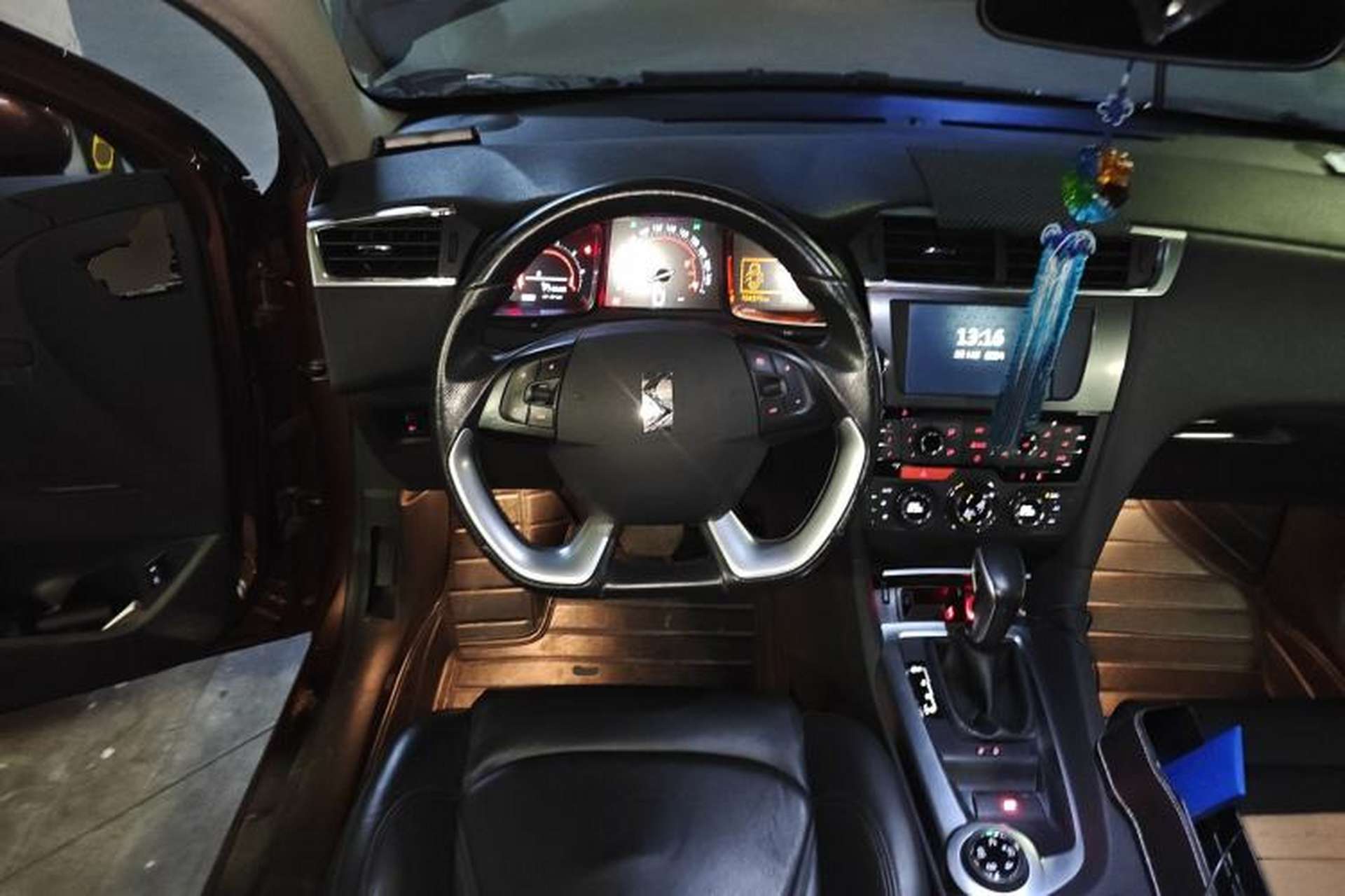 Used DS 6 2014 1.6T Luxury Edition THP160 Steering Wheel