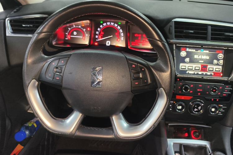 Used DS 6 2014 1.6T Luxury Edition THP160 Steering Wheel