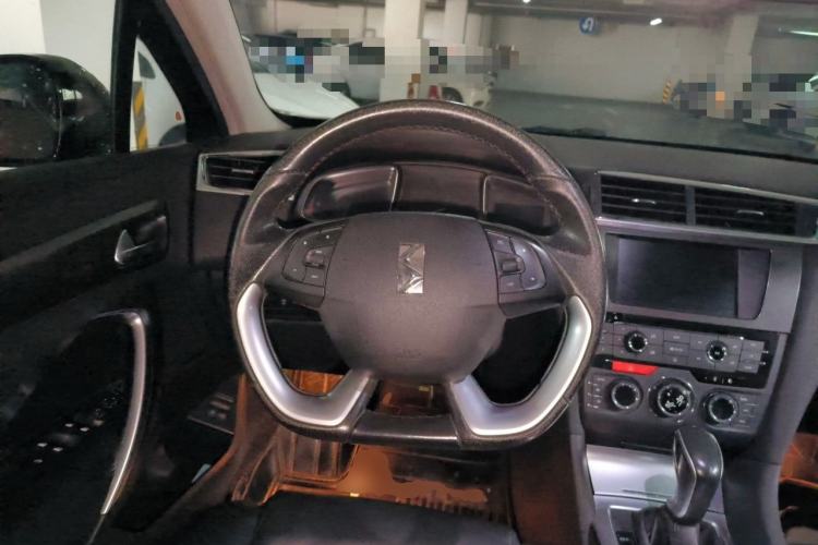 Used DS 6 2014 1.6T Luxury Edition THP160 Steering Wheel