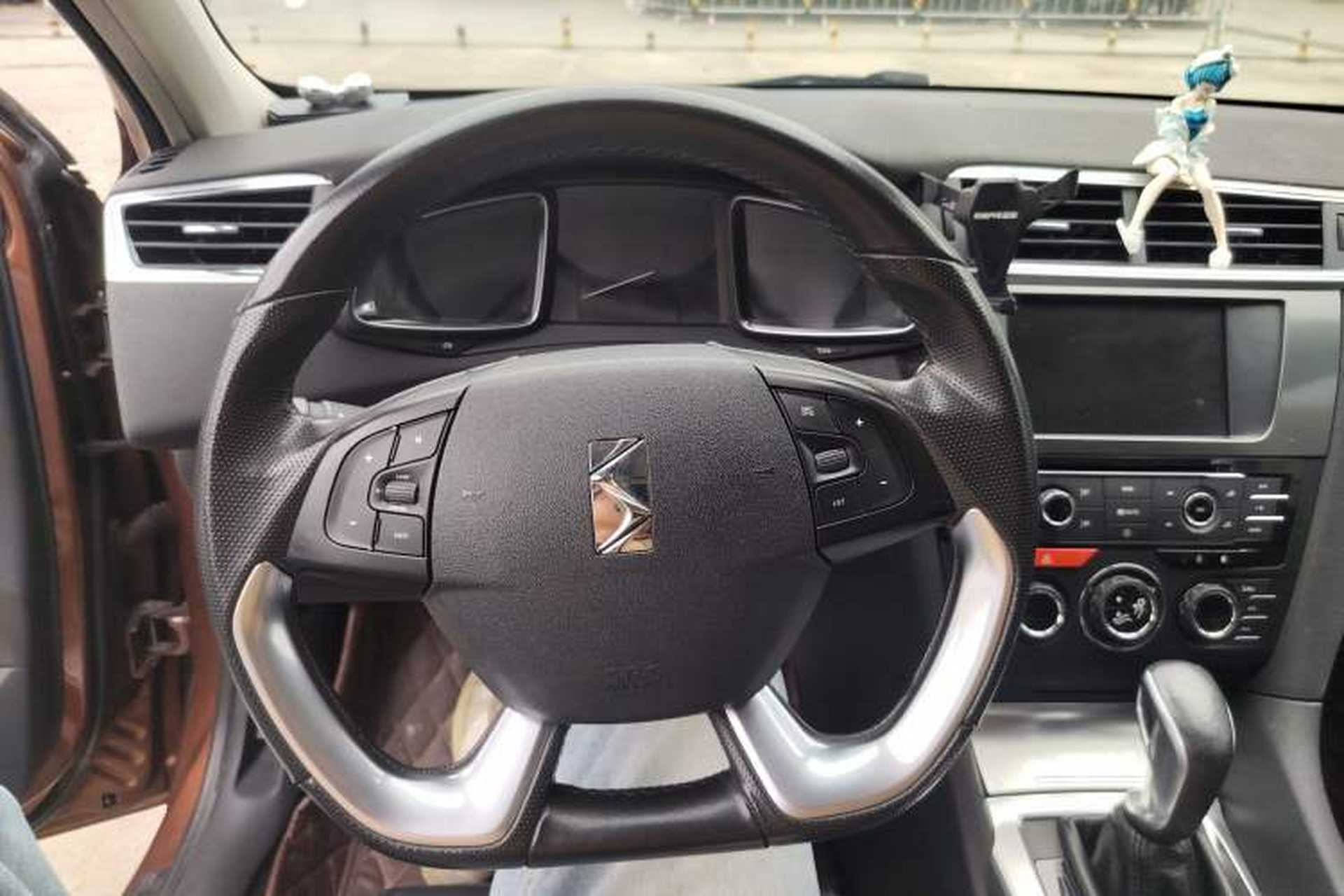 Used DS 6 2014 1.6T Luxury Edition THP200 Steering Wheel