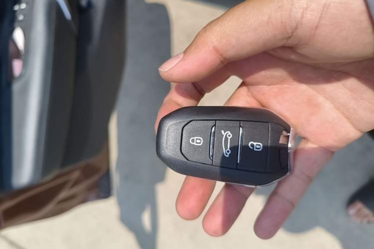 Used DS 6 2014 1.6T Luxury Edition THP160 Vehicle Key
