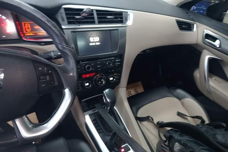 Used DS 6 2014 1.6T Luxury Edition THP200 Audio And AC Panel