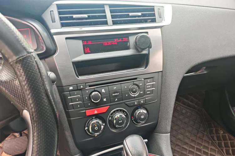 Used DS 6 2014 1.6T Comfort Edition THP160 Audio And AC Panel