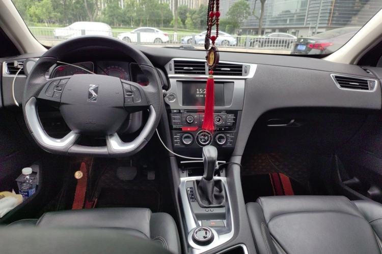 Used DS 6 2014 1.6T Luxury Edition THP160 Center Console