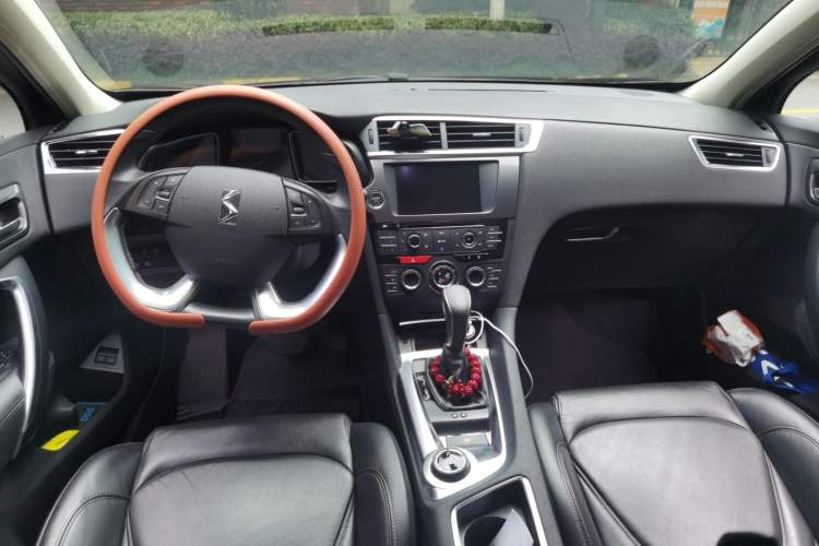 Used DS 6 2014 1.6T Luxury Edition THP160 Center Console
