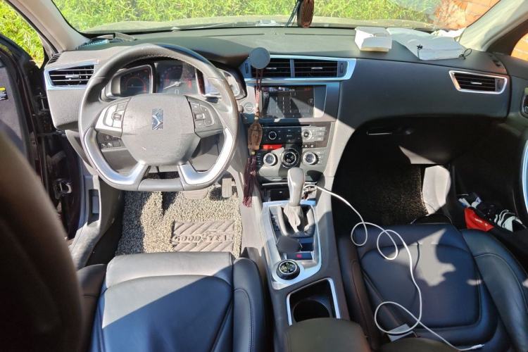 Used DS 6 2014 1.6T Luxury Edition THP160 Center Console