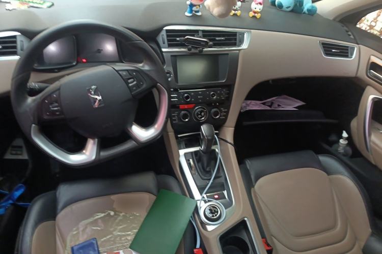 Used DS 6 2014 1.6T Luxury Edition THP160 Center Console