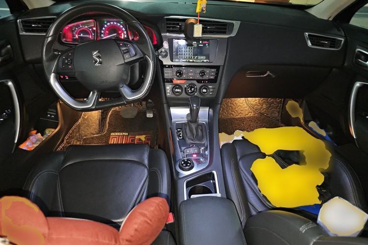 Used DS 6 2014 1.6T Luxury Edition THP160 Center Console